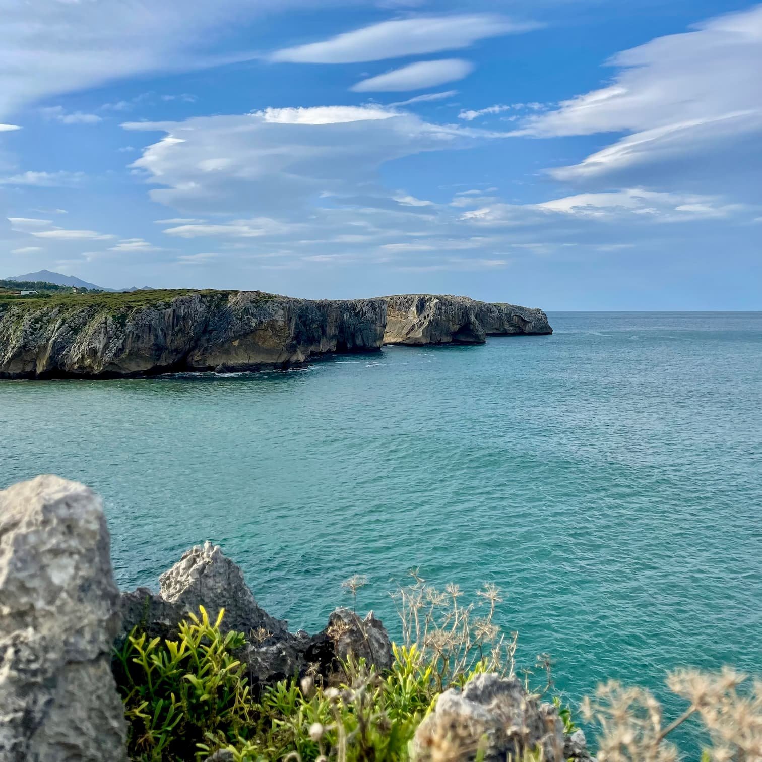 Excursión a los Bufones de Pría, un dia soleado en Asturias, un imprescindible en el oriente asturiano Semana Santa