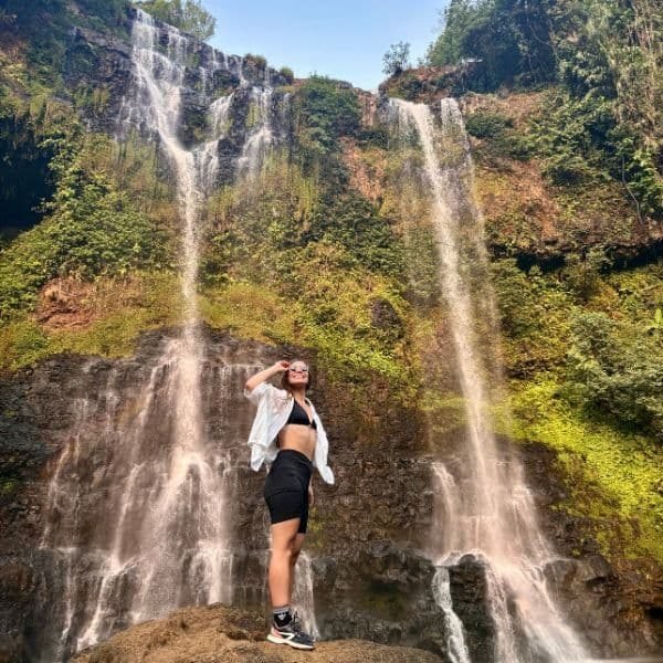 Explorando las cascadas mas iconicas de Laos durante la temporada seca